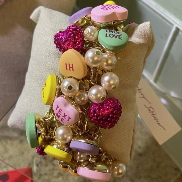 NWT Betsey Johnson Conversation Heart Necklace Bracelet Earrings Full Set - Picture 3 of 7